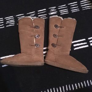 Bearpaw high boots